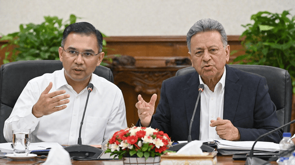 প্রধানমন্রী ও অর্থমন্ত্রী